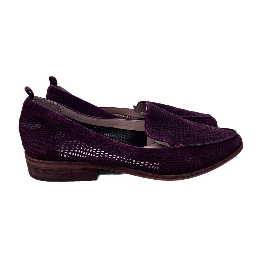 Vince Camuto Suede Perforated Flats Womens Size 7.5 Burgundy Slip On Shoes